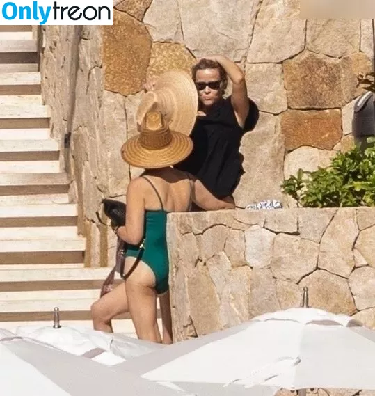 Reese Witherspoon nude photo #0173 (reesew / reesewitherspoon)