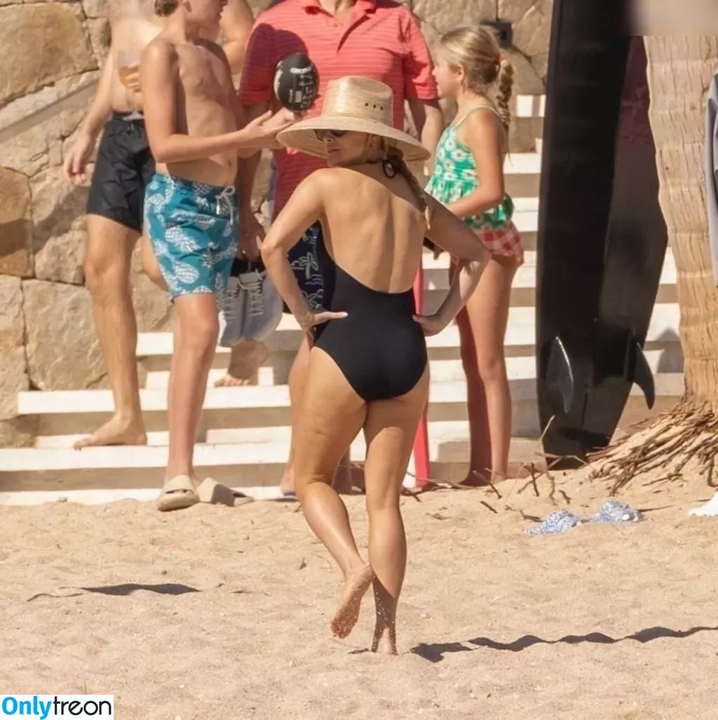 Reese Witherspoon nude photo #0176 (reesew / reesewitherspoon)