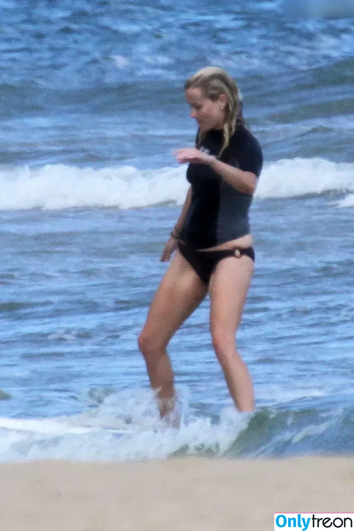 Reese Witherspoon nude photo #0197 (reesew / reesewitherspoon)