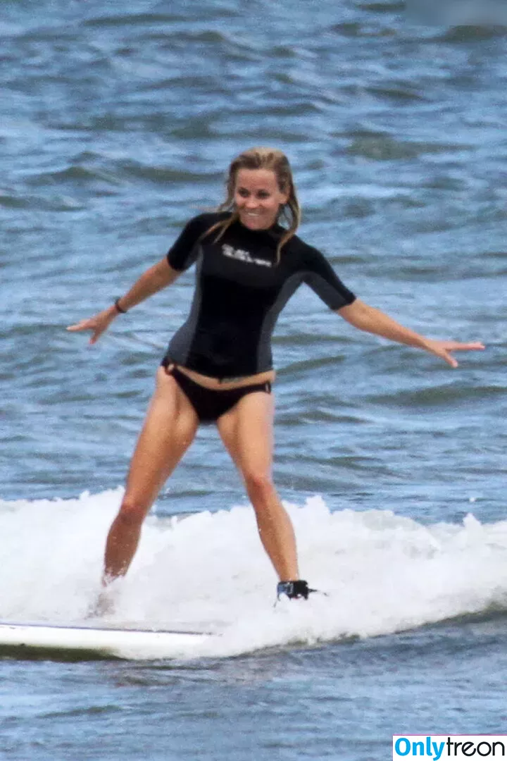 Reese Witherspoon nude photo #0199 (reesew / reesewitherspoon)