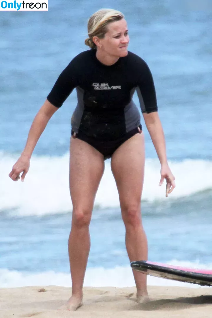 Reese Witherspoon nude photo #0201 (reesew / reesewitherspoon)