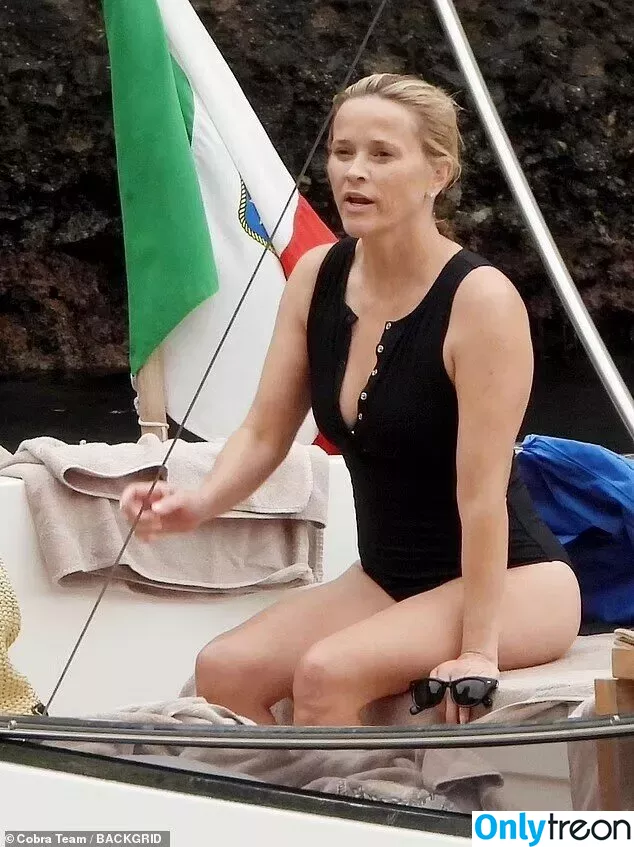 Reese Witherspoon nude photo #0213 (reesew / reesewitherspoon)