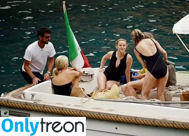 Reese Witherspoon nude photo #0216 (reesew / reesewitherspoon)
