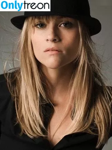 Reese Witherspoon nude photo #0243 (reesew / reesewitherspoon)