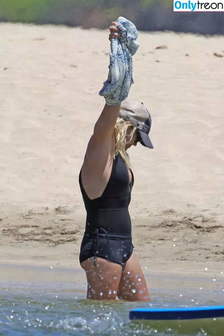 Reese Witherspoon nude photo #0255 (reesew / reesewitherspoon)