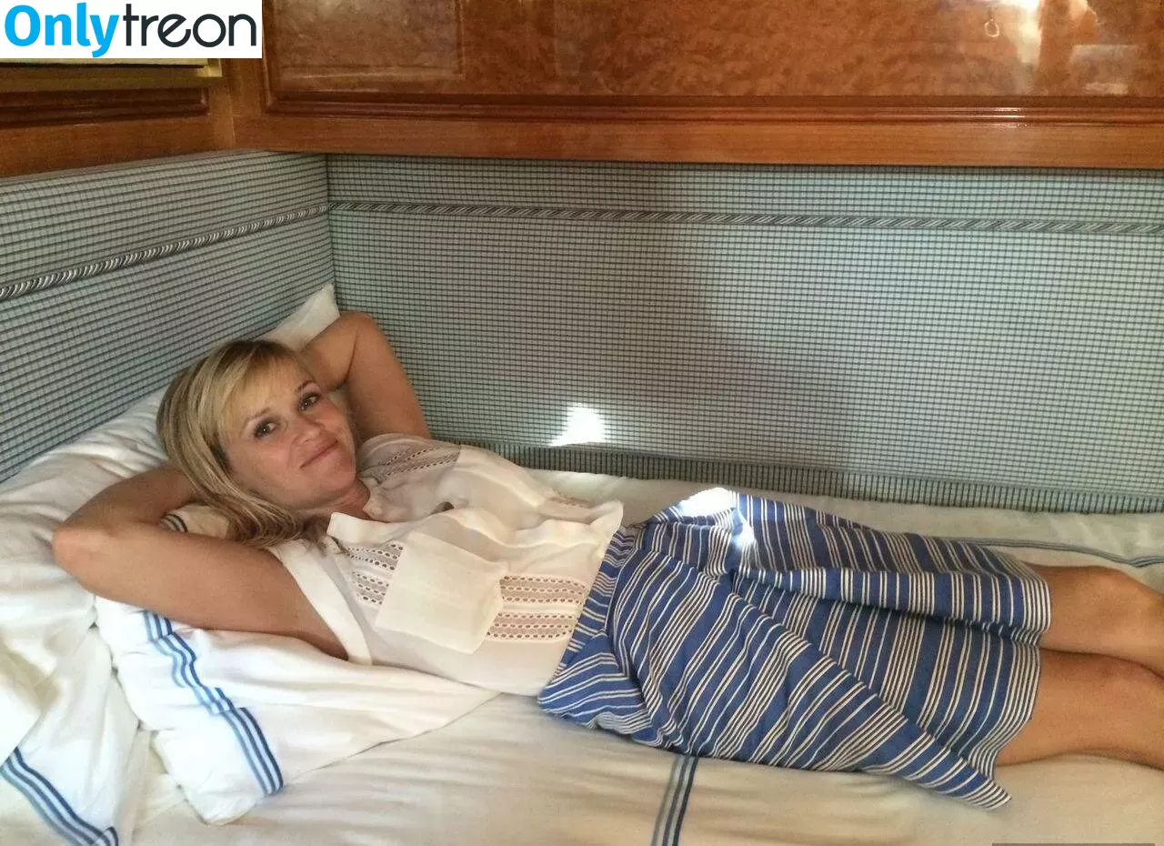 Reese Witherspoon nude photo #0273 (reesew / reesewitherspoon)