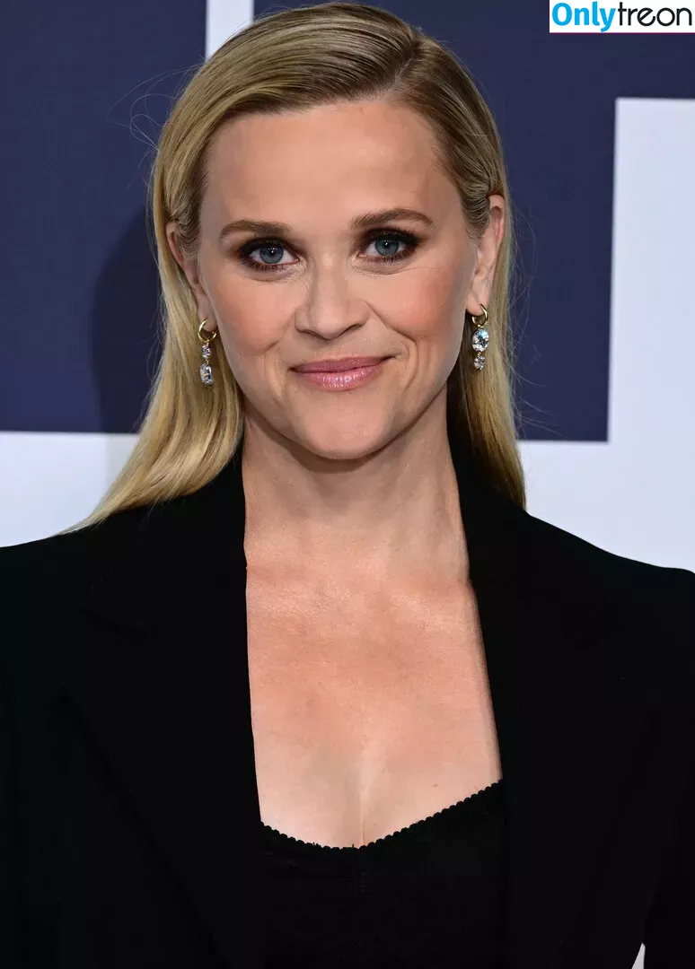 Reese Witherspoon nude photo #0352 (reesew / reesewitherspoon)