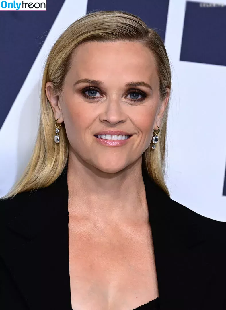 Reese Witherspoon nude photo #0371 (reesew / reesewitherspoon)