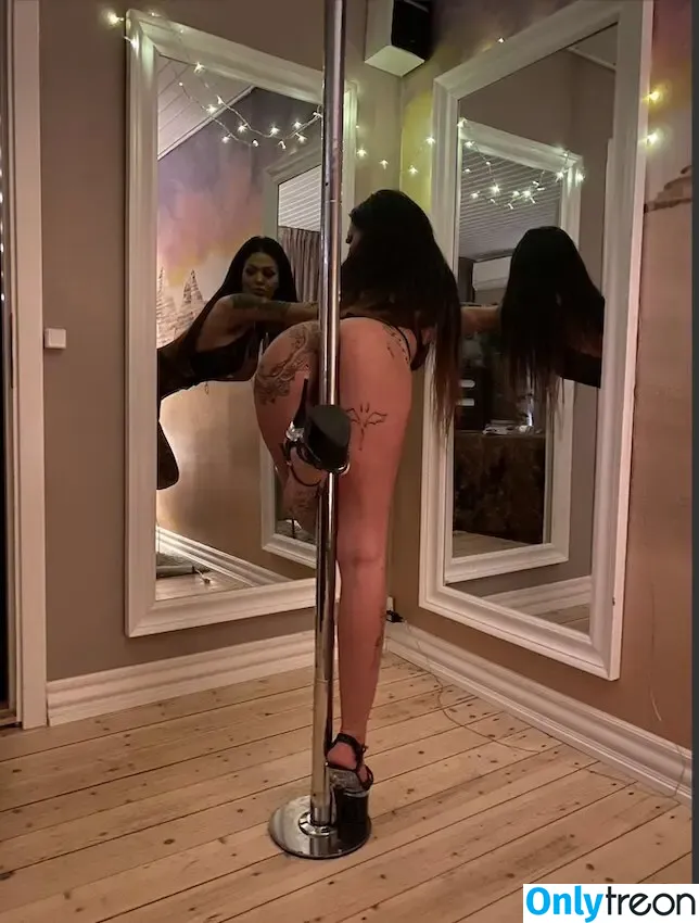 Regitze Koch Hansen Kochregitze nude photo #0008 (kochregitze)