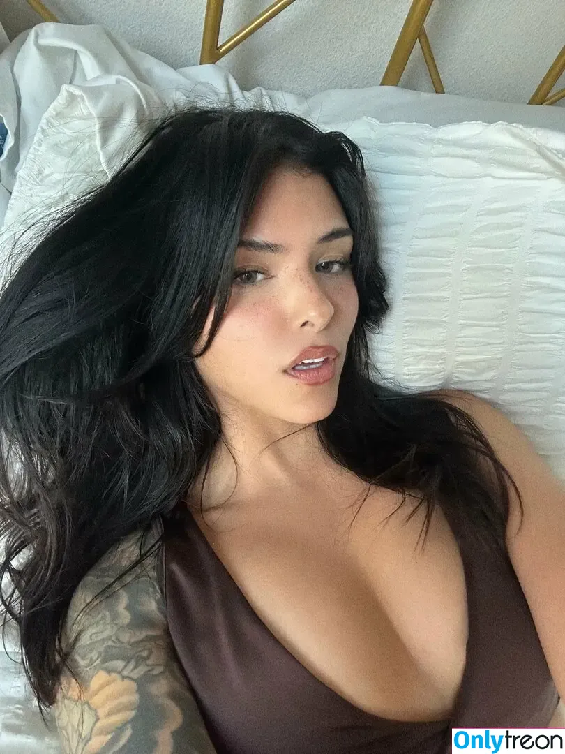 Reikatara nude photo #0075 (frenchiarmelle / reikatzxo)