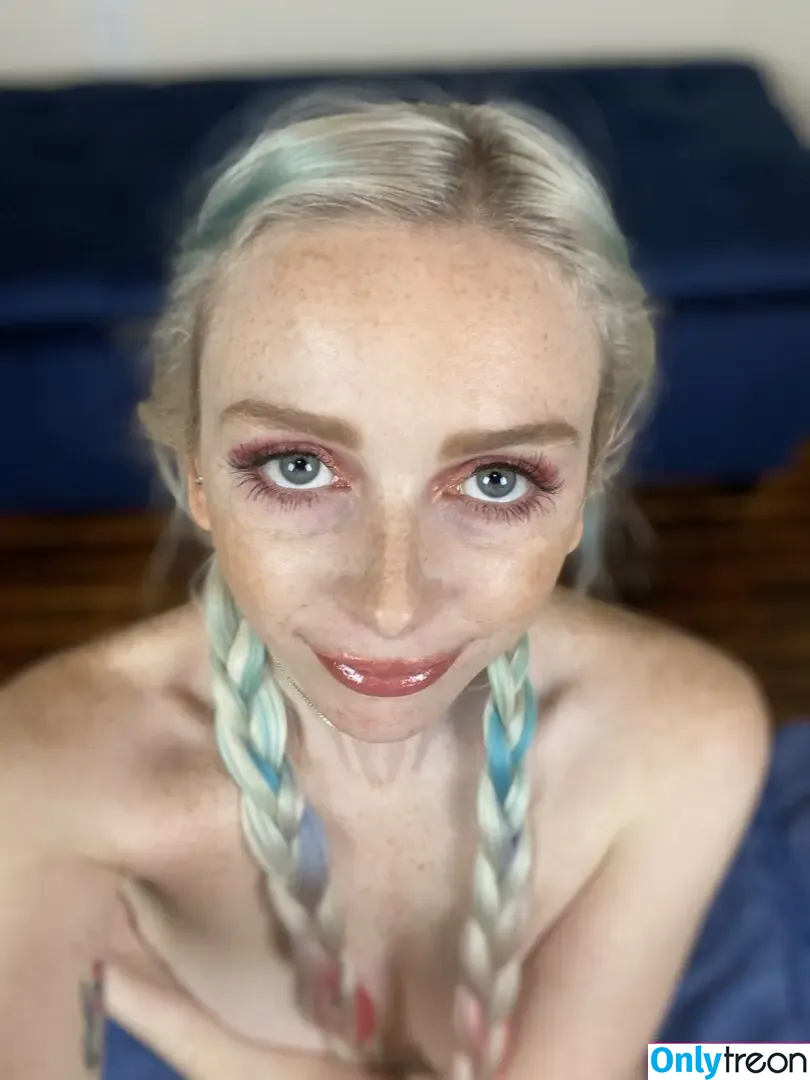 remireagan nude photo #0001 (remi.reagan)