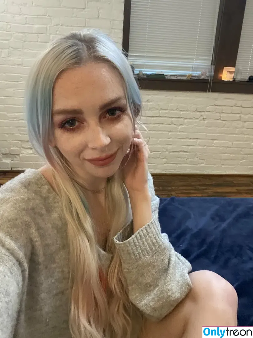remireagan nude photo #0004 (remi.reagan)
