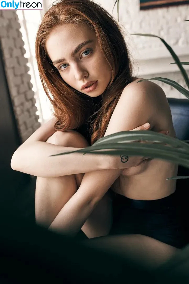 Renatarii nude photo #0475 (Renata Ri / renata_ri / renatarrii)