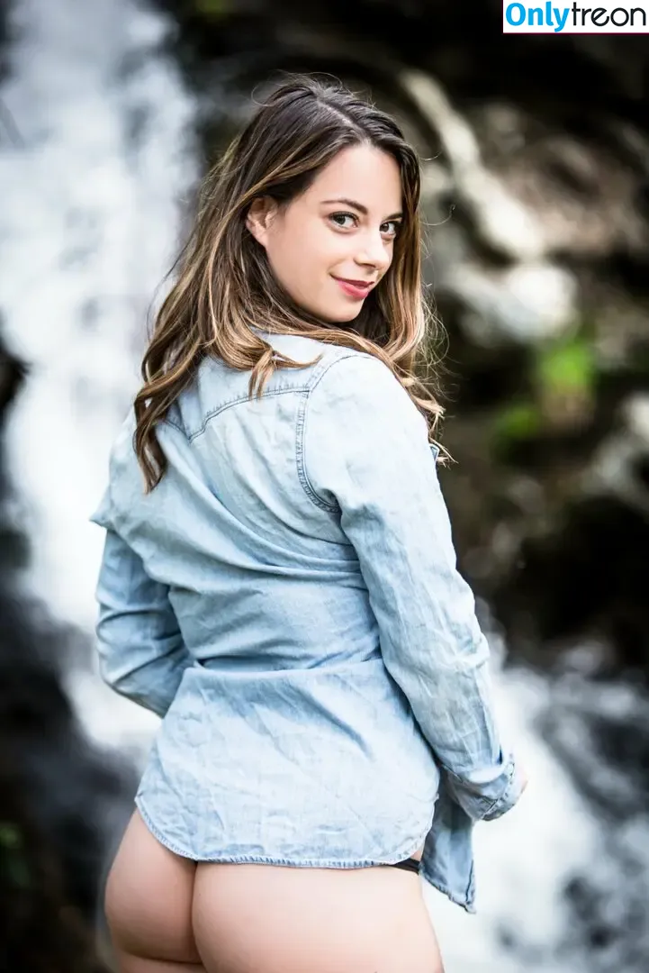 Renee Frohnert голая photo #0002 (reneefrohnert)