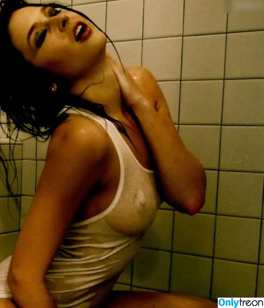 Renee Olstead голая photo #0114 (xorenee / xoreneeo)