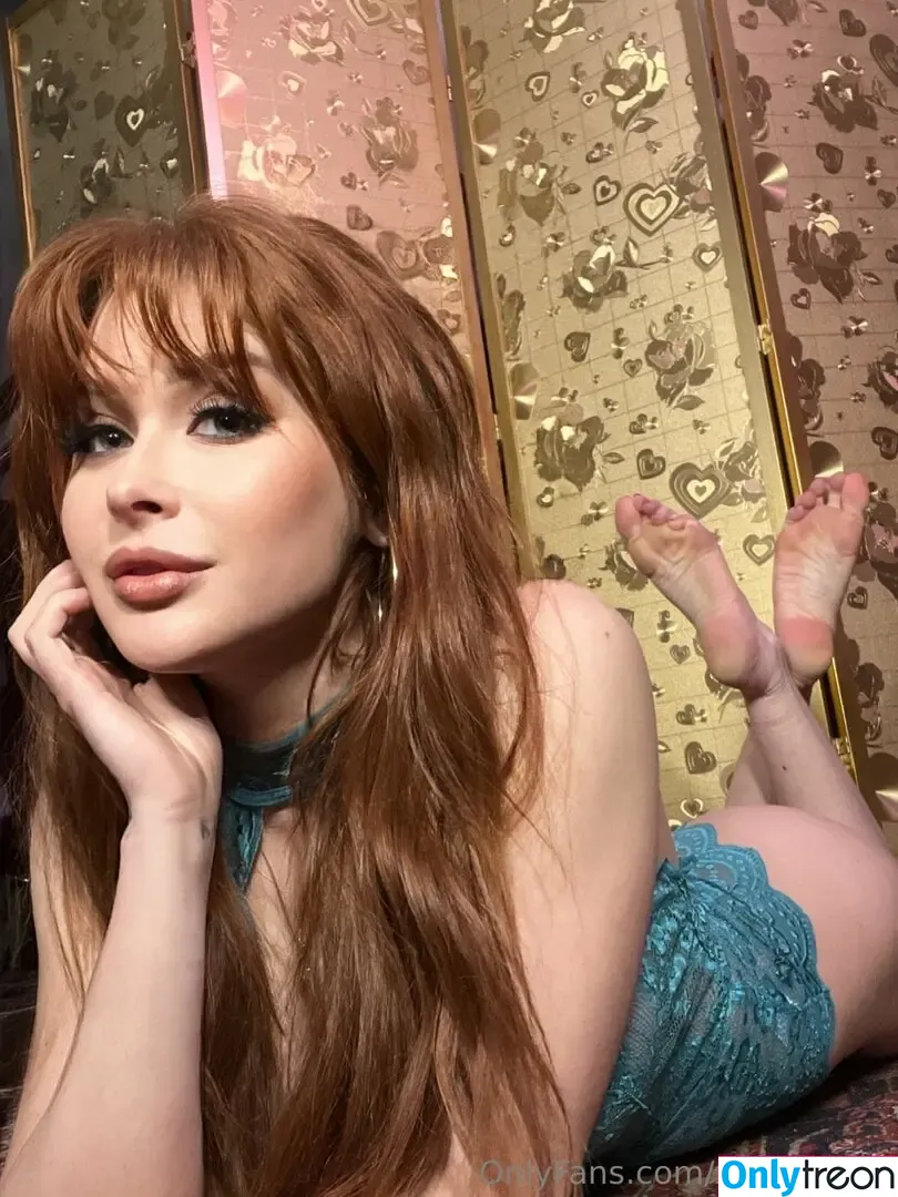 Renee Olstead nude photo #0806 (xorenee / xoreneeo)
