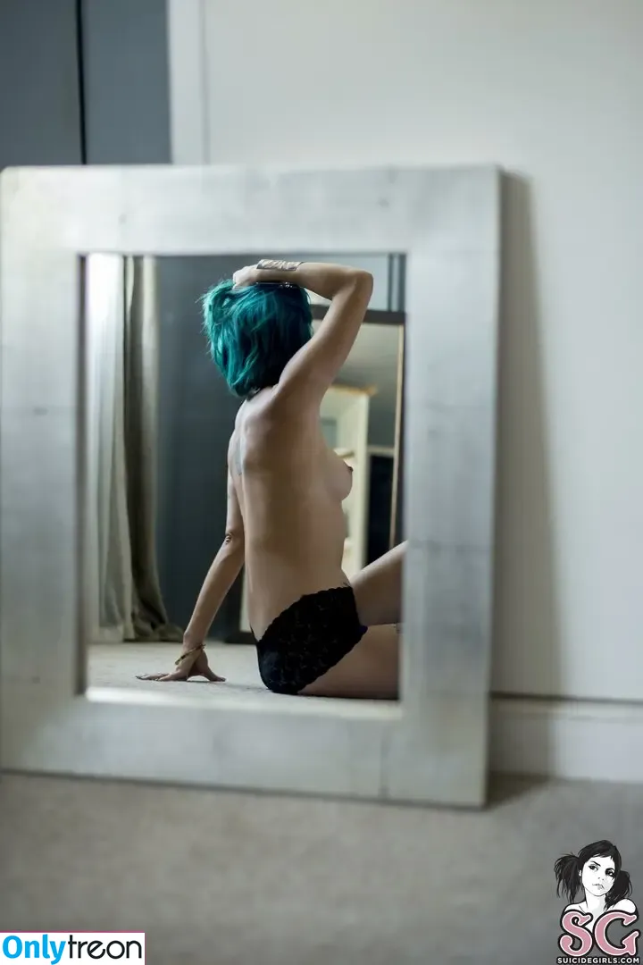 Renyvause nude photo #0024 (ren.kissesss / runnerrenae)