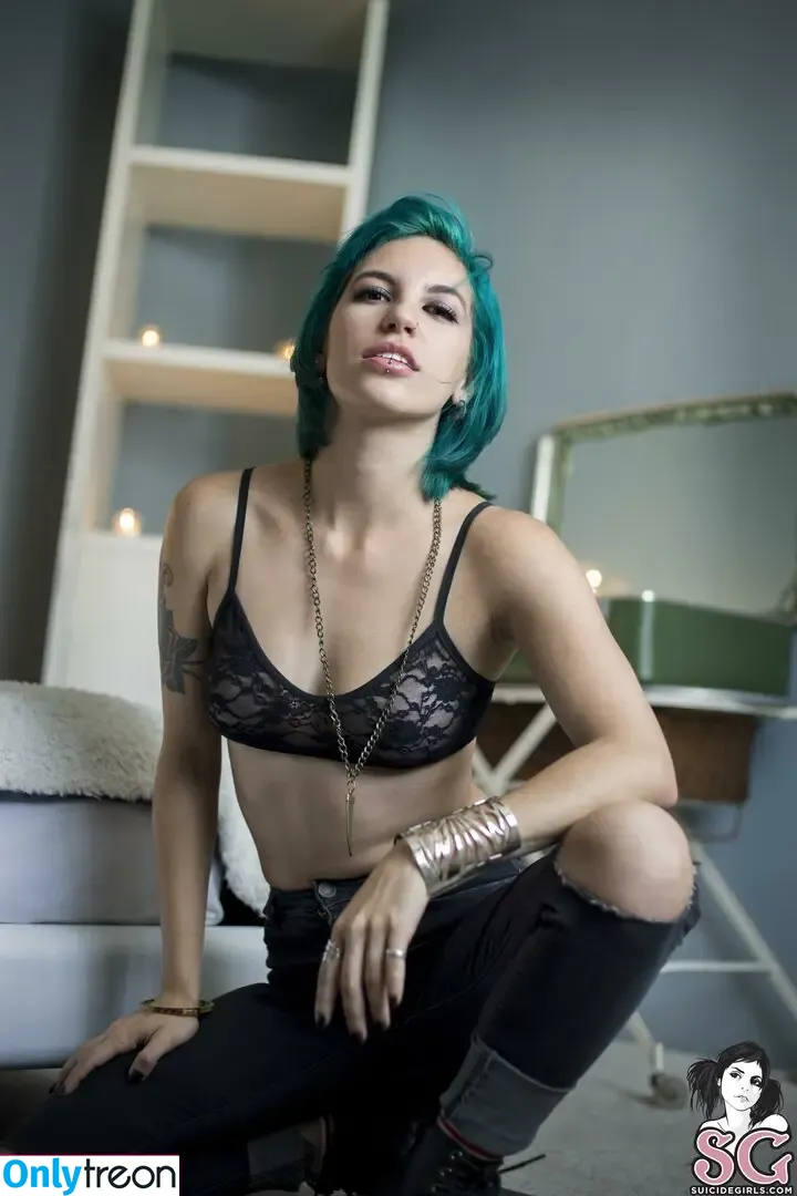 Renyvause nude photo #0038 (ren.kissesss / runnerrenae)
