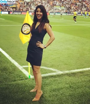 Reshmin Chowdhury / reshmintv фото голая #0010