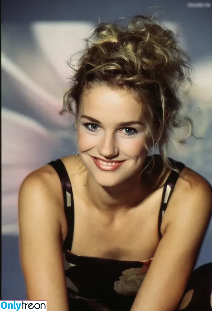 Rhea Harder-Vennewald голая photo #0085 (rheahardervennewald)