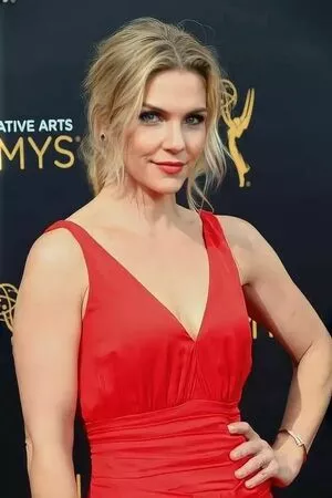 Rhea Seehorn / rheaseehorn фото голая #0105