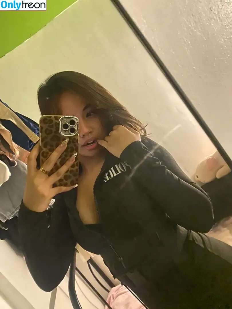 Rhioenna Lim nude photo #0012 (Rhioexxa_k / rrrrr_ely)