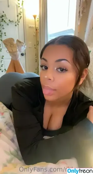 ri.leaked / Coco Rose / ri.leakedd / rileyhubatka nude photo #0022