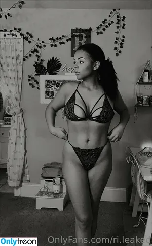 ri.leaked / Coco Rose / ri.leakedd / rileyhubatka nude photo #0026