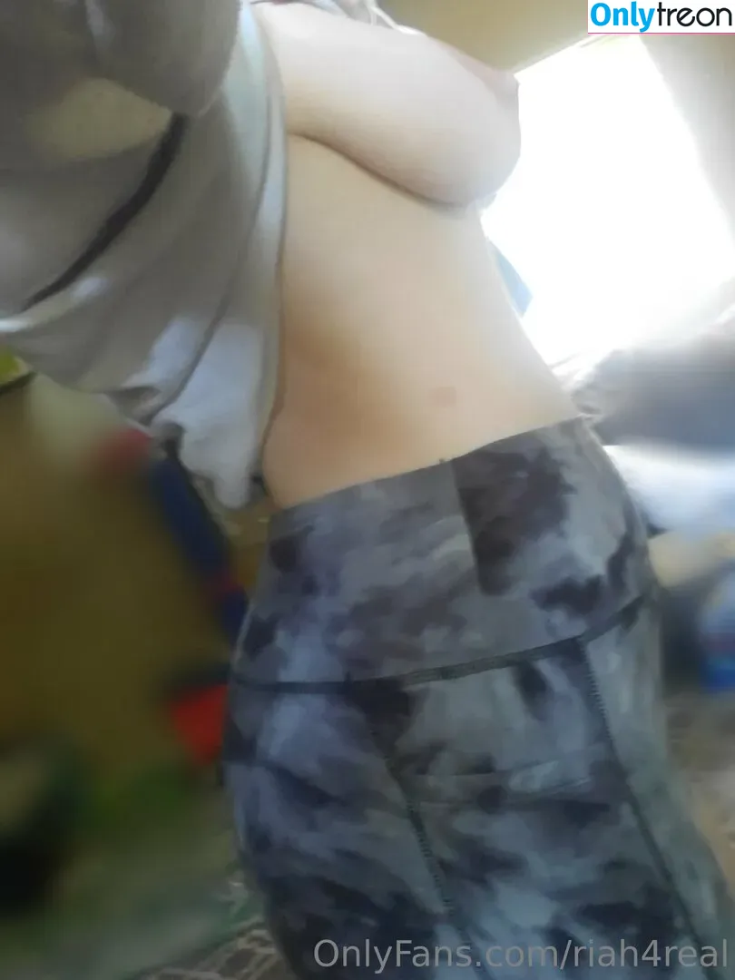 riah4real голая photo #0135 (Riah / mkkristine98 / riah4real__)
