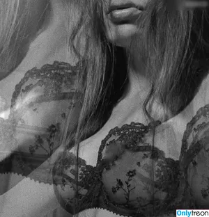  nude photo #0004
