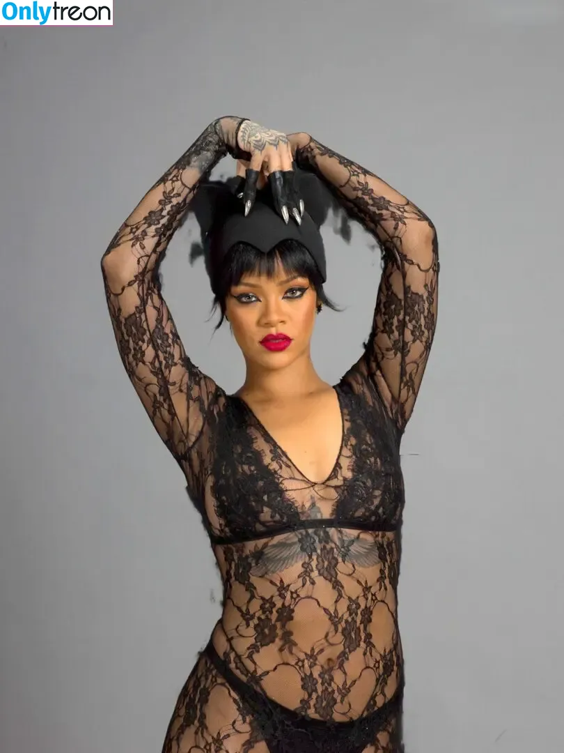 Rihanna nude photo #4391 (badgalriri)