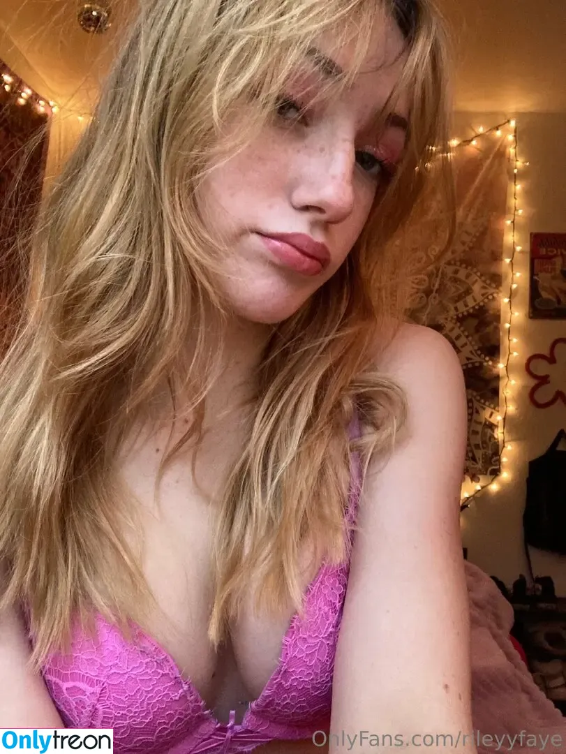 rileyyfaye nude photo #0010 (rileyyfaye)