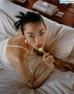 Rina Sawayama / rinasonline / soyjotaeme nude photo #0145