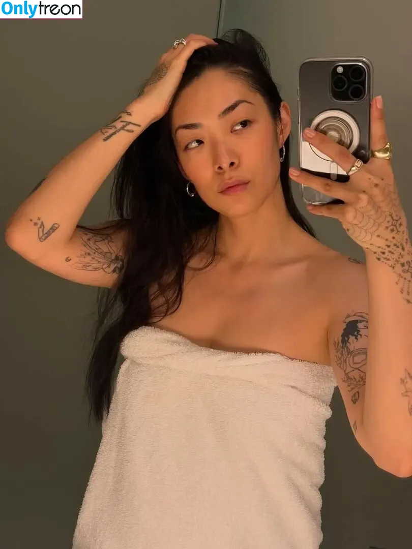 Rina Sawayama nude photo #0150 (rinasonline / soyjotaeme)