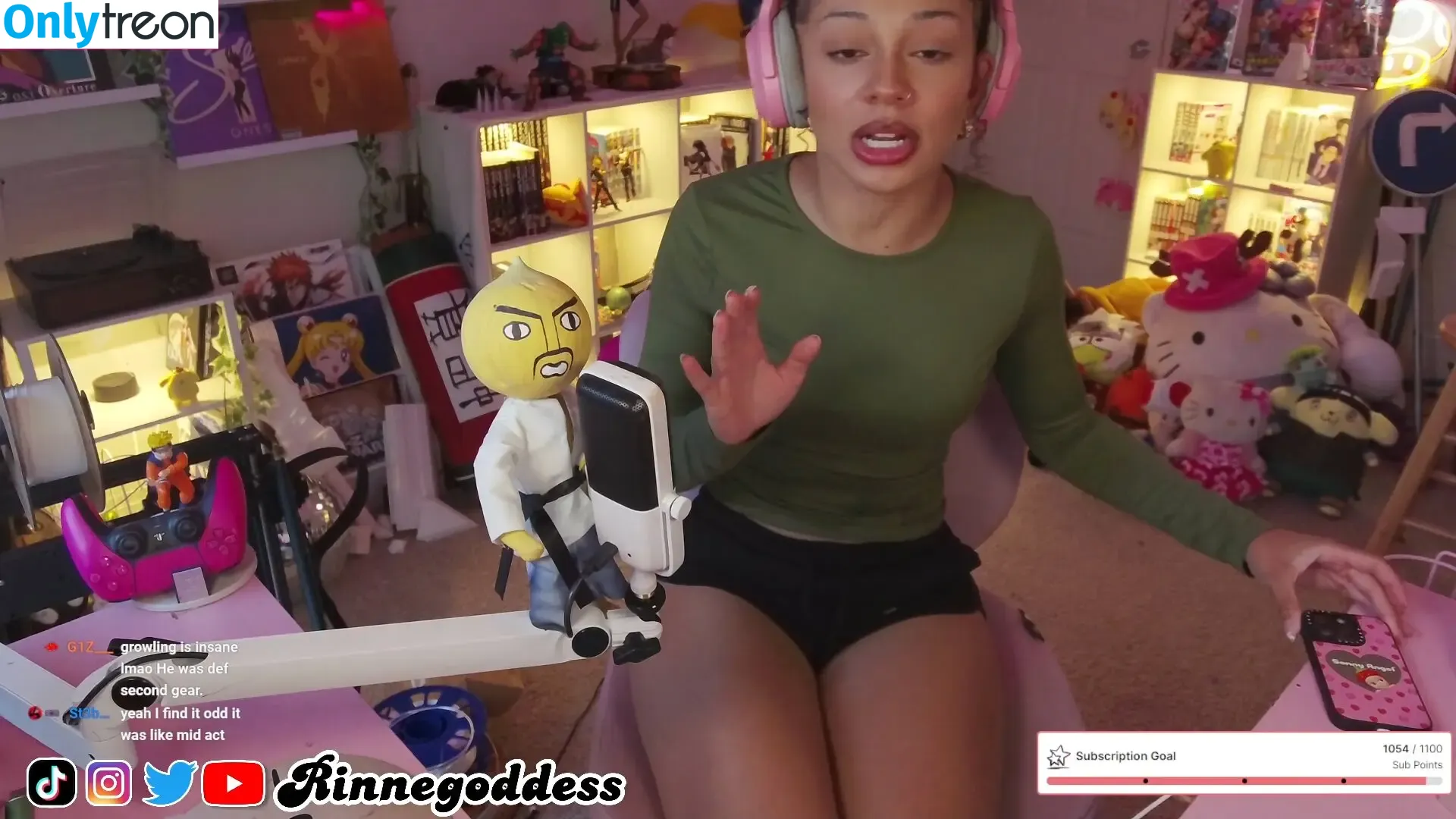 Rinnegoddess nude photo #0144 (themusclemommy)