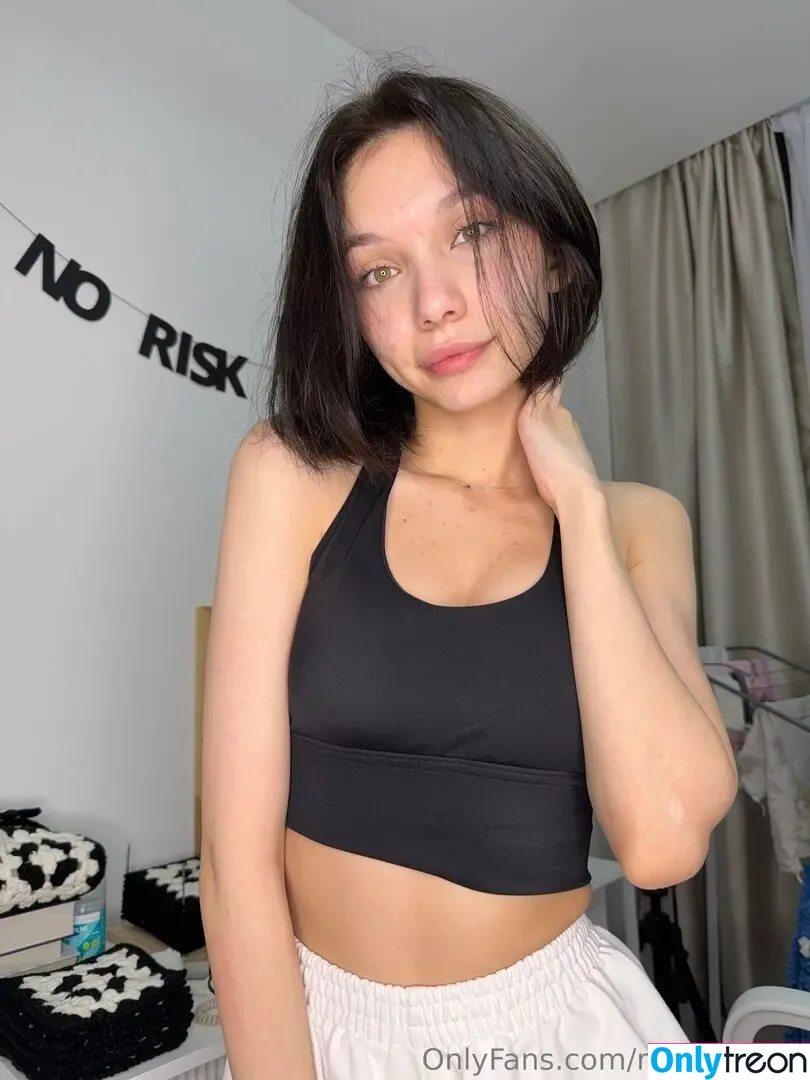 Riskyproject nude photo #0193 (risky_project_028)