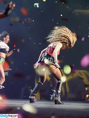 Rita Ora / ritaora / ritaoraeu фото голая #7594