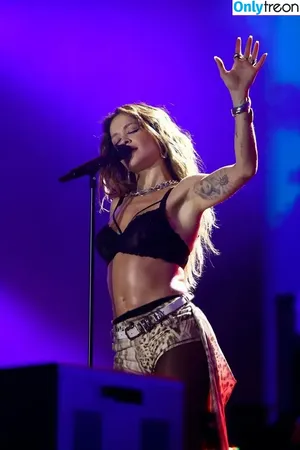 Rita Ora / ritaora / ritaoraeu фото голая #7667