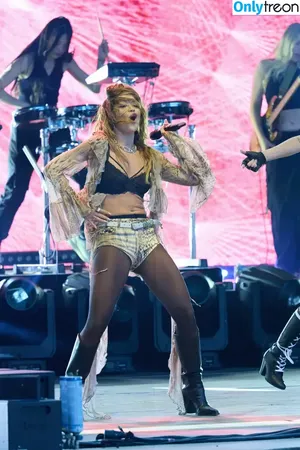 Rita Ora / ritaora / ritaoraeu фото голая #7690