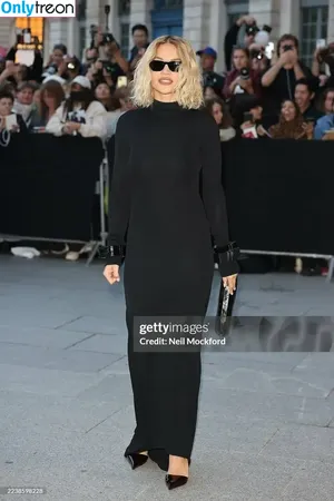 Rita Ora / ritaora / ritaoraeu фото голая #7710
