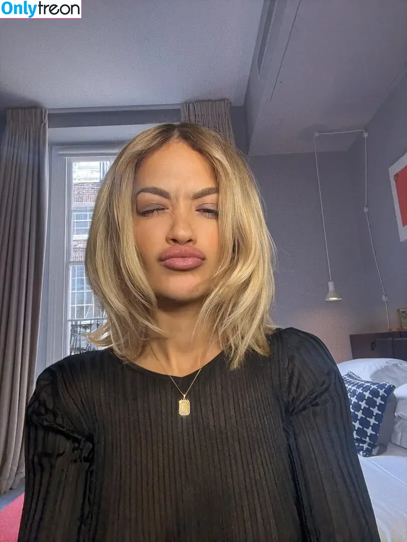 Rita Ora голая photo #7769 (ritaora / ritaoraeu)