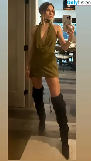 Rita Volk / itsmeritavolk nude photo #0115