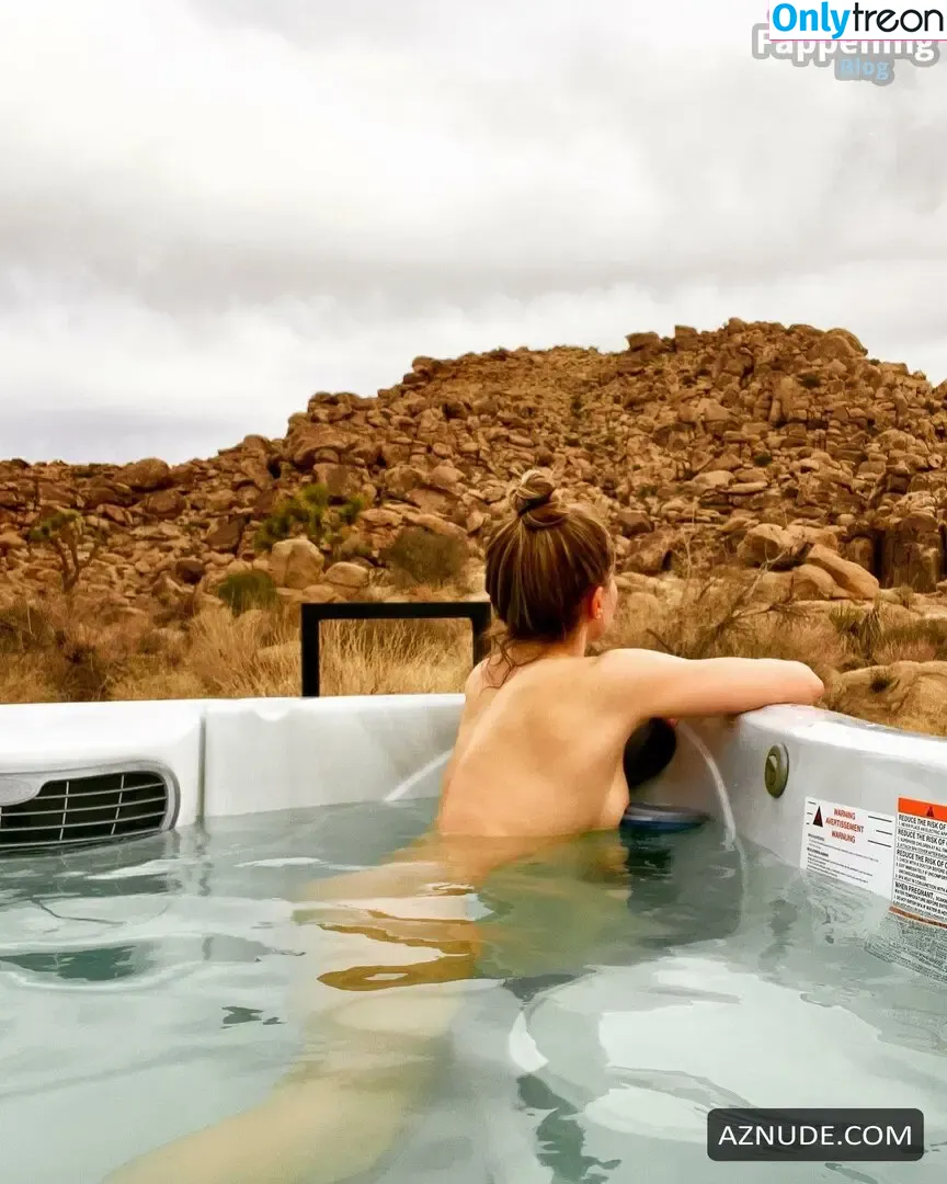 Rita Volk nude photo #0159 (itsmeritavolk)