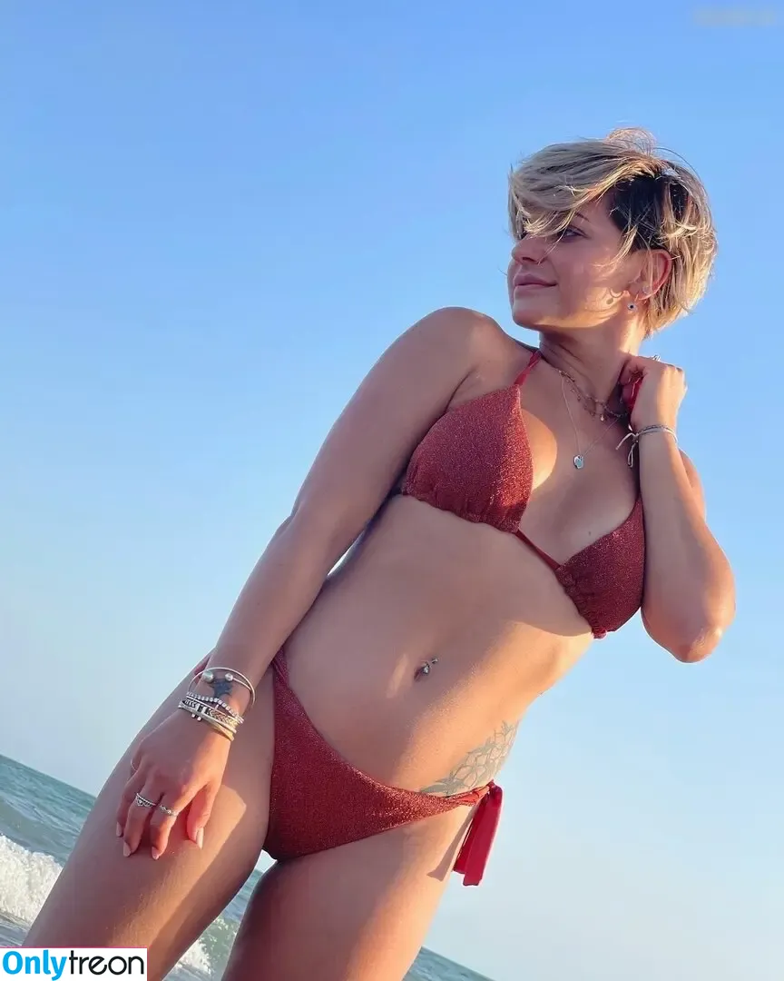 Roberta Vanzela nude photo #0012 (Roberta Vanzela)