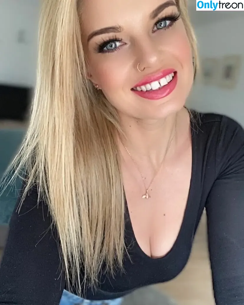 Robyn Quinn nude photo #0003 (quinnrobyn222 / robynquinn)