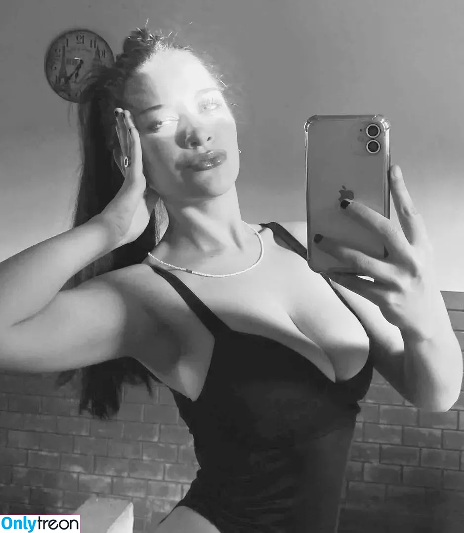 Rocio Brandan nude photo #0005 (ro_brandann)