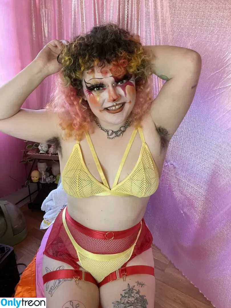 rollerdame nude photo #0003 (roller.dome / rollerdamexx)
