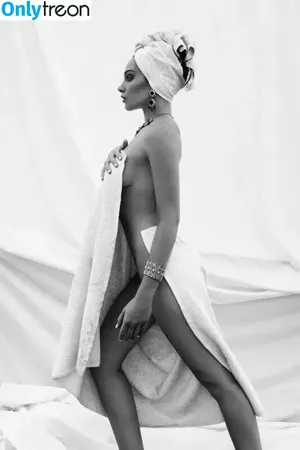 Romi Pavoncello / romipavoncello nude photo #0008