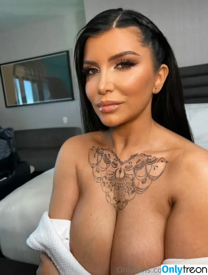 Romi Rain nude photo #3004 (romi_rain / theonlyromirain)