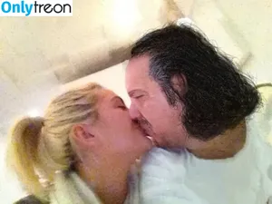 Ron Jeremy With A Blonde Hottie / realronjeremy nude photo #0003